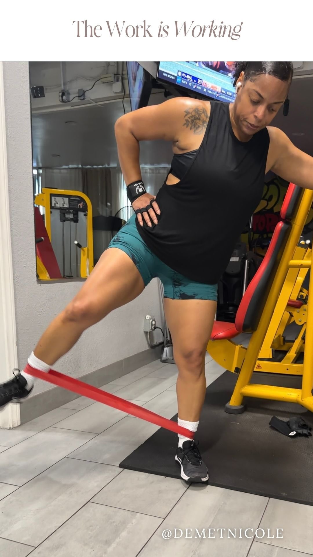 I’ve been noticing the changes little by little, but seeing the definition in my quads, back, and arms like this? 🤯
I’m proud of these changes and the fact that I’ve stayed committed. Seeing the muscle definition and separation come through has me even more motivated to keep showing up, keep pushing, and see what else I’m capable of.
Big thank you to @bignaked_theanswer for the blueprint, the guidance, and for helping me build strength with intention. The results are speaking and the work is working. 💪🏽
•
•
•
•
#StrengthTraining #WomenWhoLift #FitnessProgress #StrongWomen #Birdgang 🦅